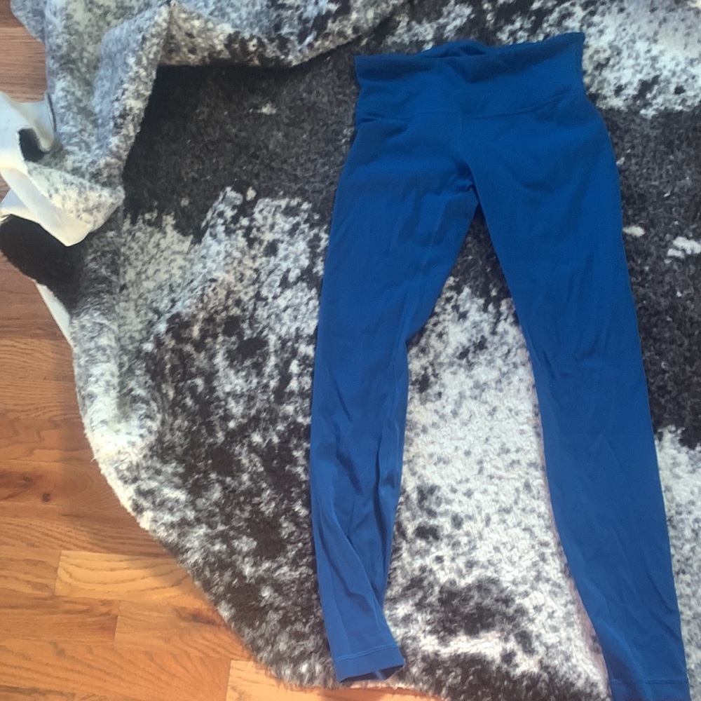 Lululemon Wunder Unders, Size 6 - image 3